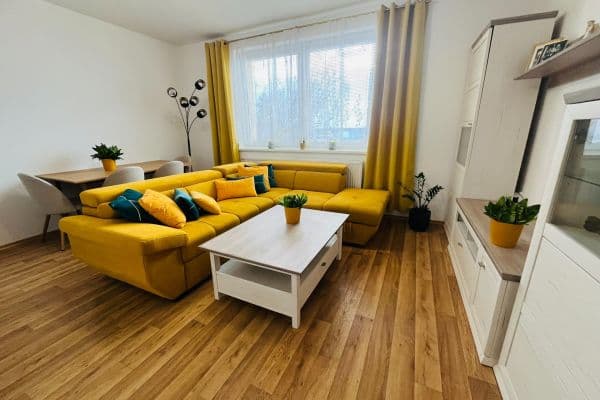 Pronájem bytu 3+1 73 m², Školní, Opatovice nad Labem Pronájem bytu 3+1 73 m², Školní, Opatovice nad Labem