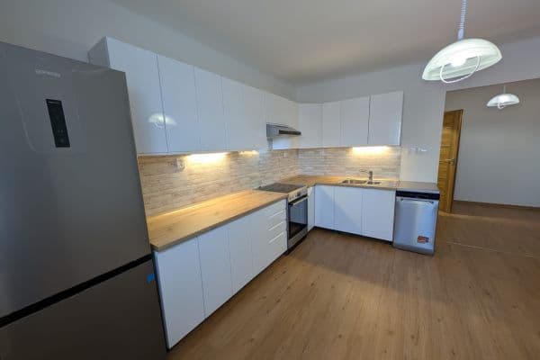 Pronájem bytu 2+1 69 m², U Třetí baterie, Praha Pronájem bytu 2+1 69 m², U Třetí baterie, Praha