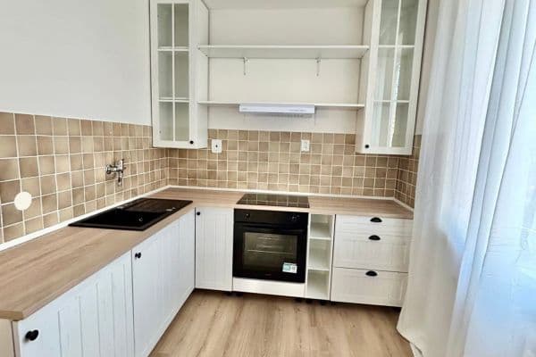 Pronájem bytu 2+1 79 m², Pod Vrstevnicí, Praha Pronájem bytu 2+1 79 m², Pod Vrstevnicí, Praha