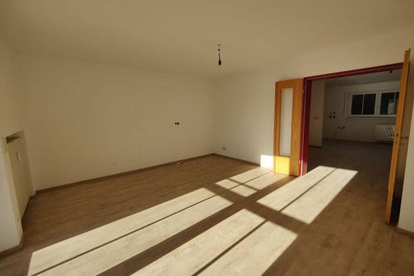 Pronájem bytu 3+1 95 m², Türkheim Pronájem bytu 3+1 95 m², Türkheim