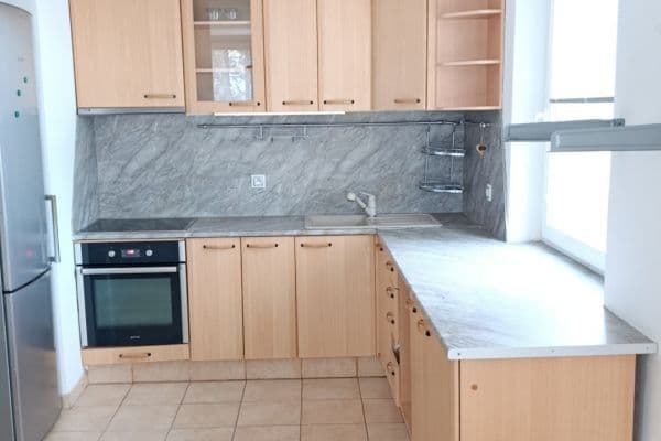 Pronájem bytu 3+kk 70 m², Pražského povstání, Benešov, Středočeský kraj Pronájem bytu 3+kk 70 m², Pražského povstání, Benešov, Středočeský kraj