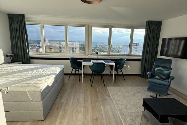 Pronájem bytu 1+1 39 m², Plieninger Straße 100, Stuttgart Möhringen, Bádensko-Württembersko Pronájem bytu 1+1 39 m², Plieninger Straße 100, Stuttgart Möhringen, Bádensko-Württembersko