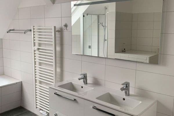 Pronájem bytu 3+1 110 m², Casparistraße 4, Chemnitz, Sasko Pronájem bytu 3+1 110 m², Casparistraße 4, Chemnitz, Sasko