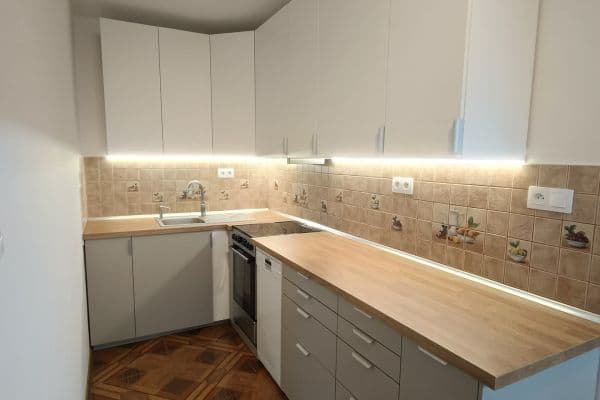 Pronájem bytu 3+1 65 m², Družstevná, Modra Pronájem bytu 3+1 65 m², Družstevná, Modra