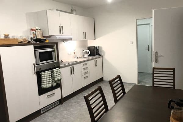Prodej bytu 4+1 68 m², Mimoňská, Praha Prodej bytu 4+1 68 m², Mimoňská, Praha