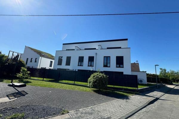 Prodej domu 153 m², pozemek 240 m², Sankt-Augustin/Hangelar Prodej domu 153 m², pozemek 240 m², Sankt-Augustin/Hangelar