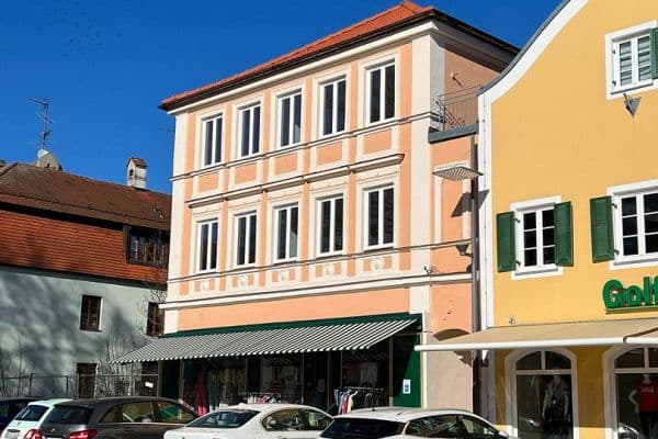 Pronájem bytu 3+kk 95 m², Stadtplatz 10, Bad Griesbach i.Rottal, Bavorsko Pronájem bytu 3+kk 95 m², Stadtplatz 10, Bad Griesbach i.Rottal, Bavorsko