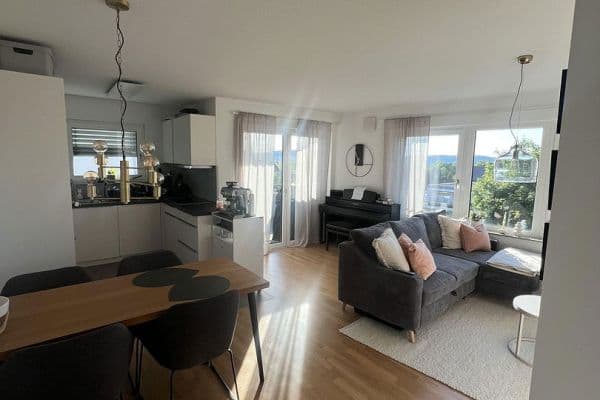 Prodej bytu 3+1 84 m², Schweickerweg 21, Schwäbisch Hall Prodej bytu 3+1 84 m², Schweickerweg 21, Schwäbisch Hall