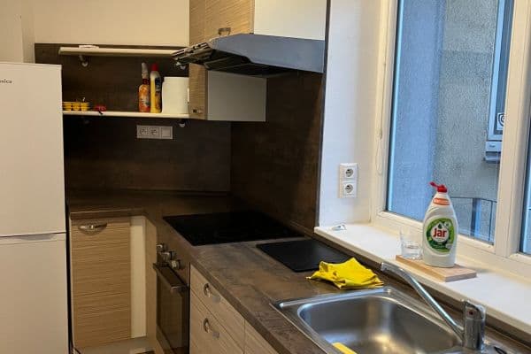 Pronájem bytu 2+1 48 m², Jelenia, Bratislava Pronájem bytu 2+1 48 m², Jelenia, Bratislava