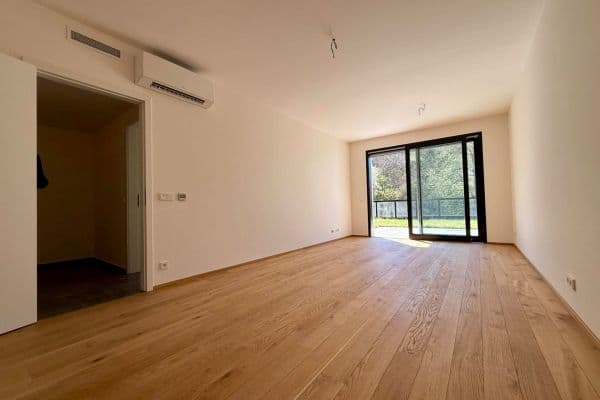 Prodej bytu 2+kk 100 m², Československého exilu, Praha Prodej bytu 2+kk 100 m², Československého exilu, Praha