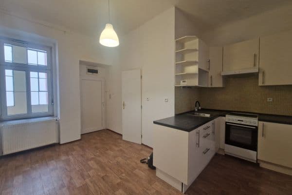 Pronájem bytu 2+1 57 m², Plzeňská, Praha Pronájem bytu 2+1 57 m², Plzeňská, Praha