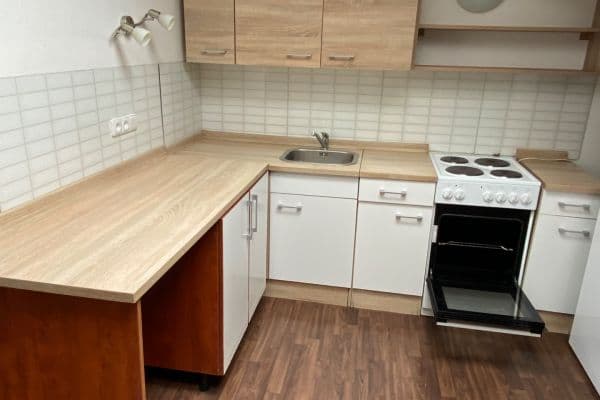 Pronájem bytu 2+kk 45 m², Nádražní, Líbeznice Pronájem bytu 2+kk 45 m², Nádražní, Líbeznice