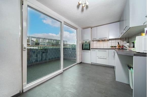 Pronájem bytu 4+1 90 m², Eichenbrink 45, Wuppertal, Severní Porýní-Vestfálsko Pronájem bytu 4+1 90 m², Eichenbrink 45, Wuppertal, Severní Porýní-Vestfálsko