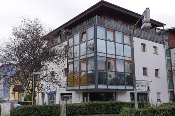 Pronájem bytu 3+1 72 m², Berliner Straße 56, Niederkassel Pronájem bytu 3+1 72 m², Berliner Straße 56, Niederkassel