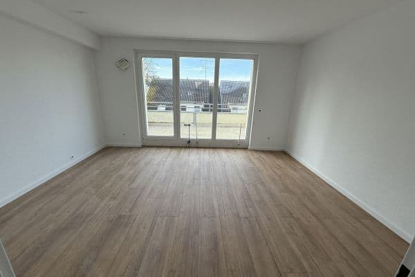 Pronájem bytu 3+1 106 m², Langerfelder Straße 119, Wuppertal Pronájem bytu 3+1 106 m², Langerfelder Straße 119, Wuppertal