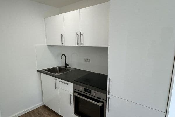 Pronájem bytu 1+1 30 m², Sandstr. 3, Nürnberg Pronájem bytu 1+1 30 m², Sandstr. 3, Nürnberg