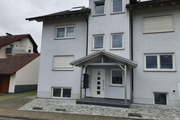 Pronájem bytu 2+1 55 m², Falkenweg 26, Hösbach Pronájem bytu 2+1 55 m², Falkenweg 26, Hösbach