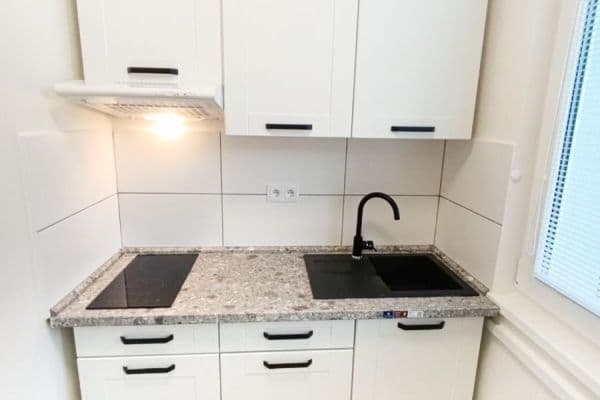 Pronájem bytu 1+1 31 m², Hekrova, Praha Pronájem bytu 1+1 31 m², Hekrova, Praha