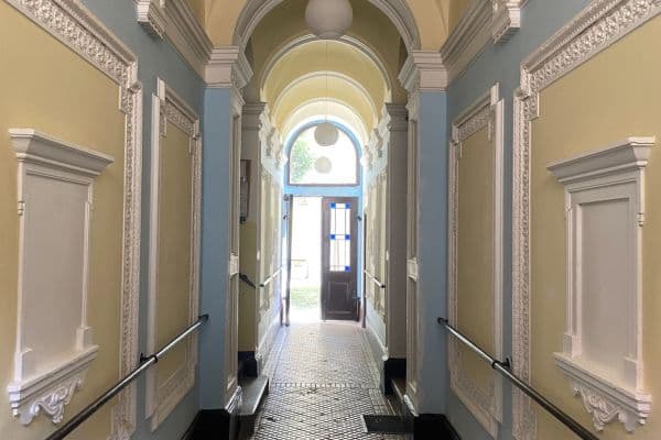 Prodej bytu 2+1 56 m², Všehrdova, Praha Prodej bytu 2+1 56 m², Všehrdova, Praha