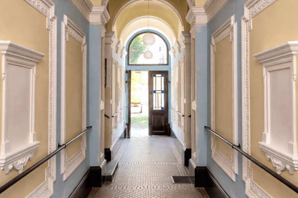 Prodej bytu 2+1 56 m², Všehrdova, Praha Prodej bytu 2+1 56 m², Všehrdova, Praha