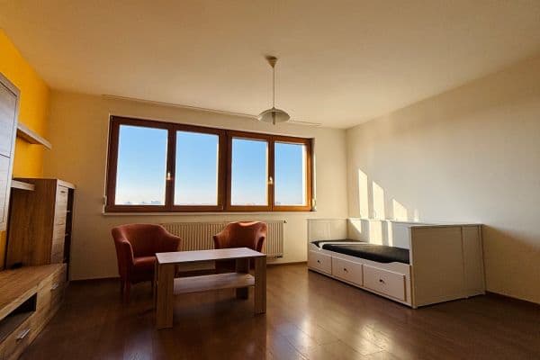 Pronájem bytu 1+kk 34 m², Sluneční náměstí, Praha Pronájem bytu 1+kk 34 m², Sluneční náměstí, Praha