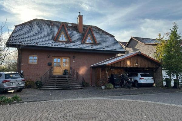 Prodej domu 268 m², pozemek 670 m², Sehnde Prodej domu 268 m², pozemek 670 m², Sehnde