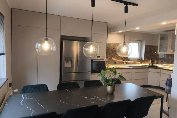 Prodej bytu 5+1 110 m², am Wald 67b, Düsseldorf Prodej bytu 5+1 110 m², am Wald 67b, Düsseldorf