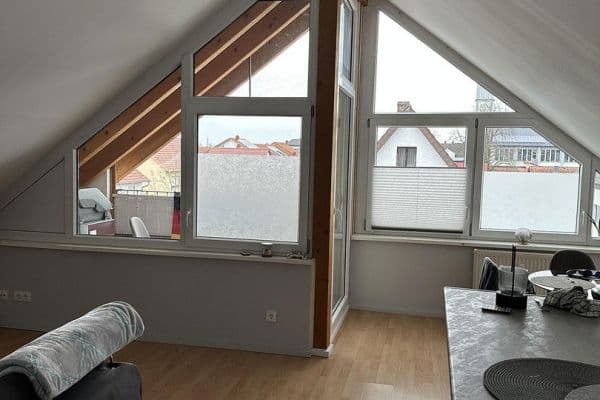 Pronájem bytu 2+1 60 m², Brühlerstr. 29, Brühl-Rohrhof Pronájem bytu 2+1 60 m², Brühlerstr. 29, Brühl-Rohrhof