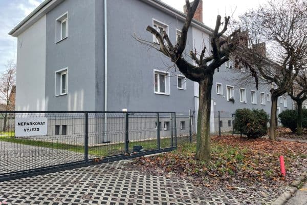 Pronájem bytu 3+kk 60 m², SNP, Chomutov Pronájem bytu 3+kk 60 m², SNP, Chomutov