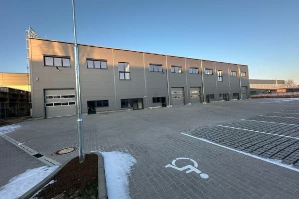 Pronájem nebytového prostoru 1.100 m², K Pérovně, Praha Pronájem nebytového prostoru 1.100 m², K Pérovně, Praha