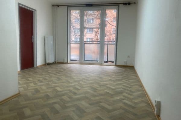 Prodej bytu 2+1 50 m², L. M. Pařízka, České Budějovice, Jihočeský kraj Prodej bytu 2+1 50 m², L. M. Pařízka, České Budějovice, Jihočeský kraj