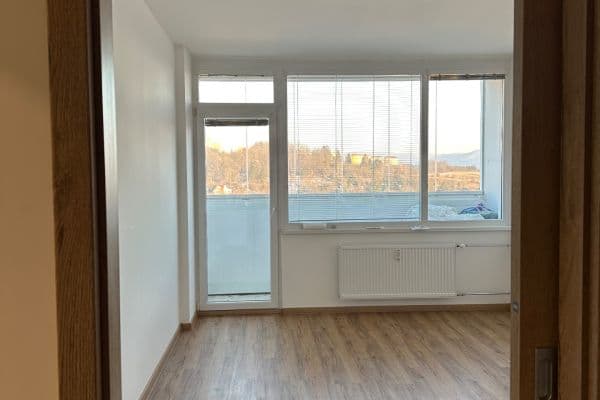 Pronájem bytu 3+1 75 m², Hoření, Ústí nad Labem Pronájem bytu 3+1 75 m², Hoření, Ústí nad Labem