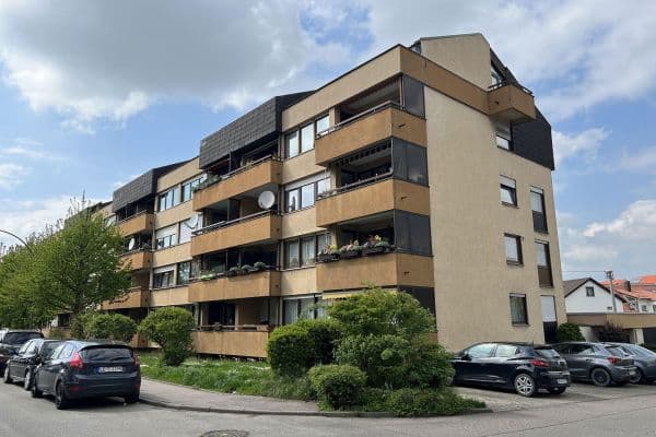 Pronájem bytu 3+1 78 m², Markgröningen Pronájem bytu 3+1 78 m², Markgröningen
