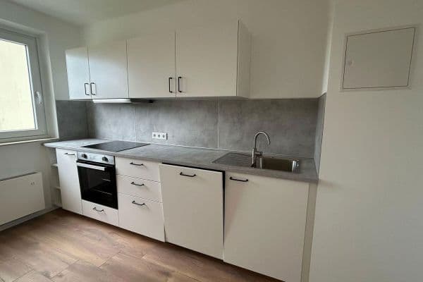 Pronájem bytu 4+1 103 m², Behringstr. 23, Mainaschaff Pronájem bytu 4+1 103 m², Behringstr. 23, Mainaschaff