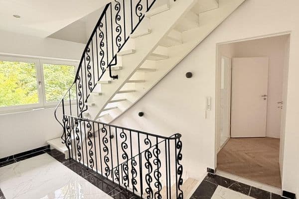 Prodej domu 240 m², pozemek 840 m², Hagen, Severní Porýní-Vestfálsko Prodej domu 240 m², pozemek 840 m², Hagen, Severní Porýní-Vestfálsko