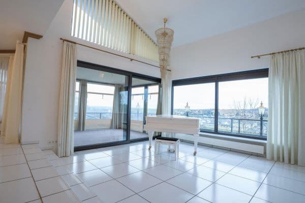 Prodej domu 332 m², pozemek 637 m², Untergruppenbach Prodej domu 332 m², pozemek 637 m², Untergruppenbach