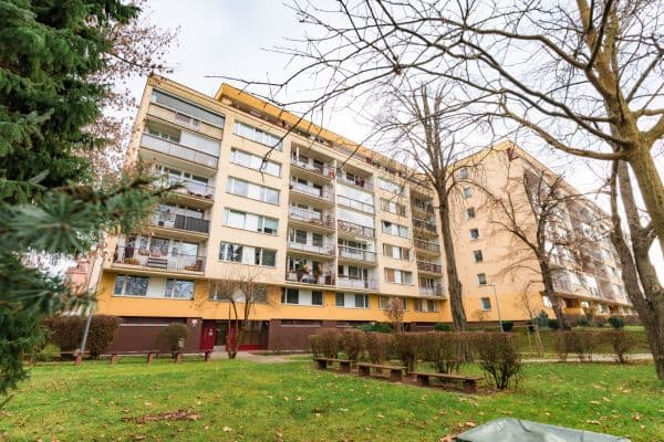 Prodej bytu 3+1 76 m², Na Vrších, Praha Prodej bytu 3+1 76 m², Na Vrších, Praha