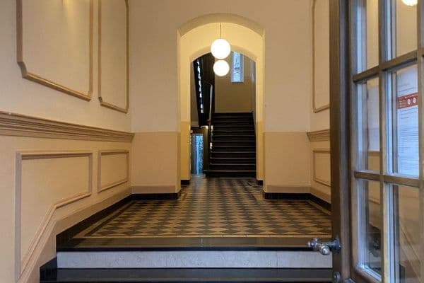 Pronájem bytu 3+1 90 m², Herzogstr. 85, München, Bavorsko Pronájem bytu 3+1 90 m², Herzogstr. 85, München, Bavorsko