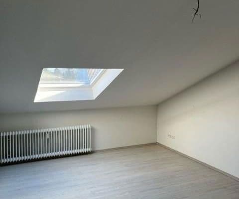 Pronájem bytu 2+1 80 m², Röthgener Str. 16, Eschweiler Pronájem bytu 2+1 80 m², Röthgener Str. 16, Eschweiler