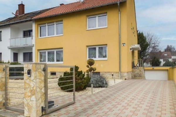 Prodej domu 186 m², pozemek 579 m², Horst-Schork-Str. 93, Ludwigshafen, Porýní-Falc Prodej domu 186 m², pozemek 579 m², Horst-Schork-Str. 93, Ludwigshafen, Porýní-Falc