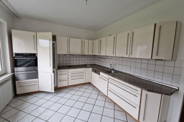 Pronájem bytu 3+1 95 m², Volkhausenstraße 21, Bad Salzuflen Pronájem bytu 3+1 95 m², Volkhausenstraße 21, Bad Salzuflen