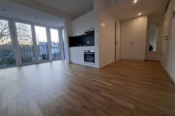 Pronájem bytu 1+1 27 m², Königin-Luise-Straße 11, Berlin-Dahlem, Berlín Pronájem bytu 1+1 27 m², Königin-Luise-Straße 11, Berlin-Dahlem, Berlín