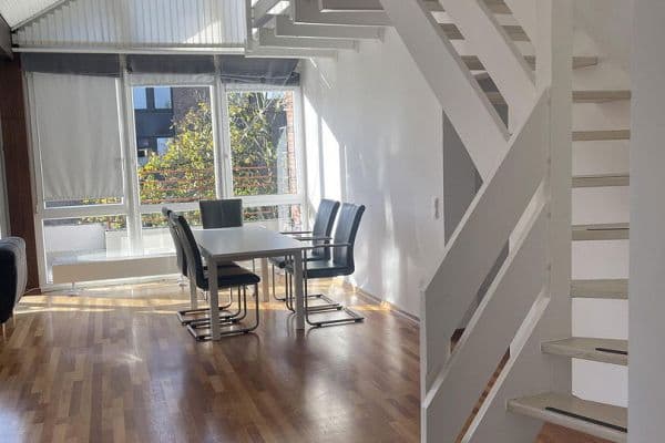 Pronájem bytu 4+1 100 m², Düsseldorf, Severní Porýní-Vestfálsko Pronájem bytu 4+1 100 m², Düsseldorf, Severní Porýní-Vestfálsko