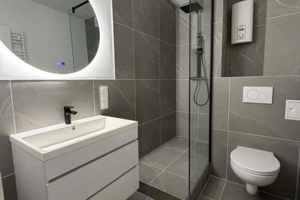 Prodej bytu 2+1 62 m², Pinneberger Chausse 37, Hamburg Prodej bytu 2+1 62 m², Pinneberger Chausse 37, Hamburg