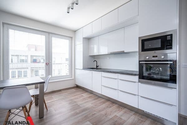 Pronájem bytu 1+kk 51 m², Na Spravedlnosti, Pardubice Pronájem bytu 1+kk 51 m², Na Spravedlnosti, Pardubice