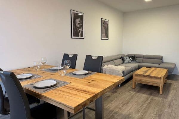 Pronájem bytu 2+1 56 m², Köln, Severní Porýní-Vestfálsko Pronájem bytu 2+1 56 m², Köln, Severní Porýní-Vestfálsko