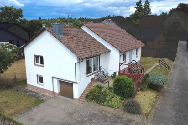 Prodej domu 163 m², pozemek 742 m², Kaiserslautern, Porýní-Falc Prodej domu 163 m², pozemek 742 m², Kaiserslautern, Porýní-Falc