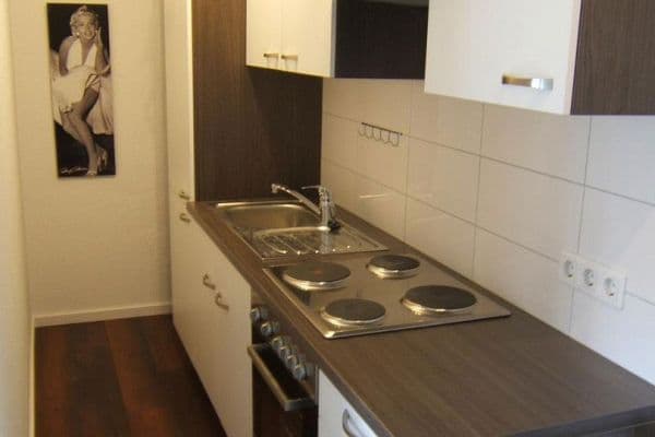 Pronájem bytu 2+1 38 m², Frankfurt, Hessen Pronájem bytu 2+1 38 m², Frankfurt, Hessen