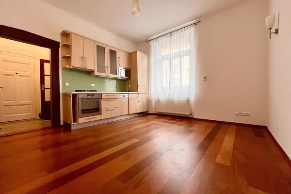 Pronájem bytu 2+kk 50 m², Táborská, Praha Pronájem bytu 2+kk 50 m², Táborská, Praha