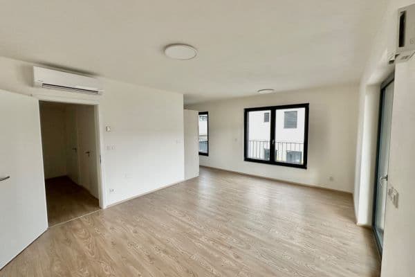 Pronájem bytu 2+kk 54 m², Bratislavská, Brno Pronájem bytu 2+kk 54 m², Bratislavská, Brno